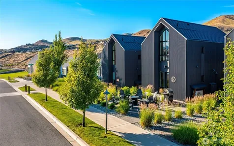 1462 Bighorn Way Chelan WA 98816