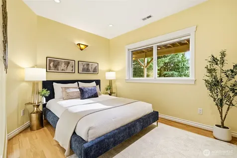 11113 NE 38th Place Bellevue WA 98004
