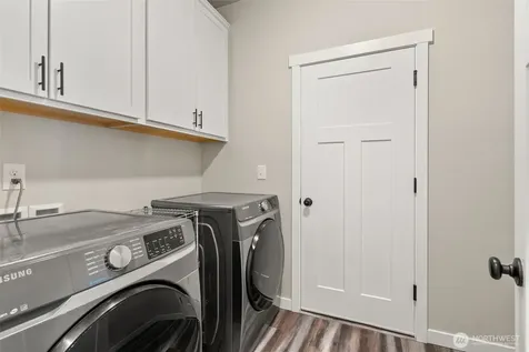 3489 Division Street Enumclaw WA 98022