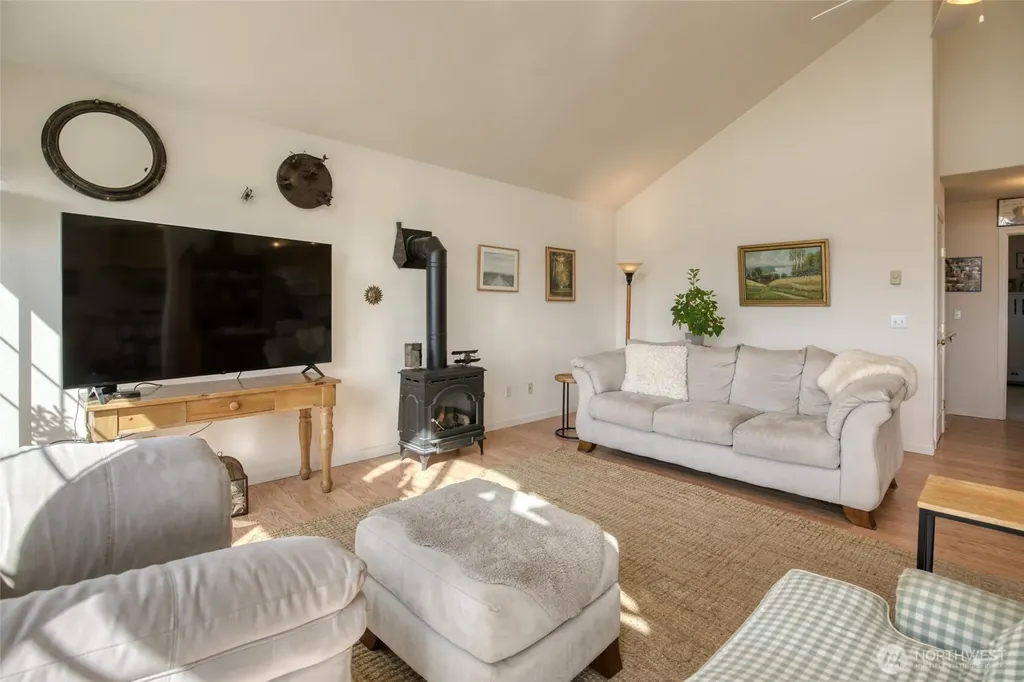 622 Ocean Shores Boulevard SW Ocean Shores WA 98569