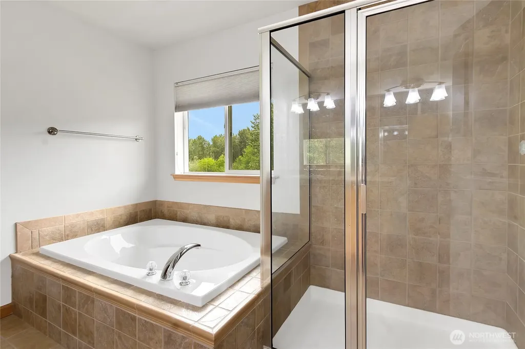 1522 Daffodil Avenue NE Orting WA 98360