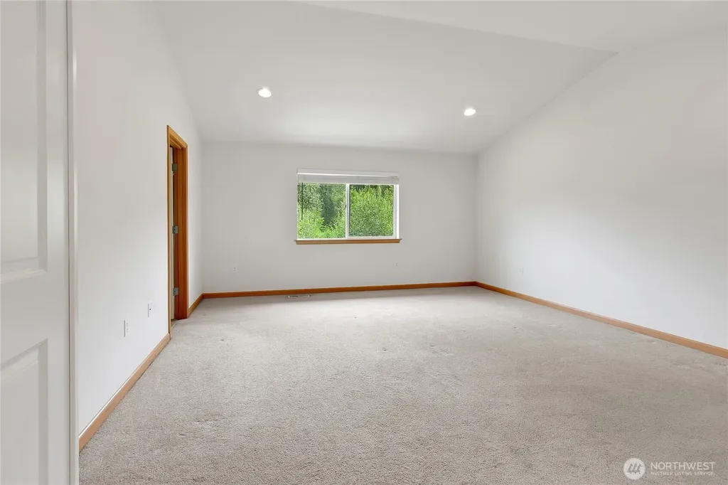 1522 Daffodil Avenue NE Orting WA 98360