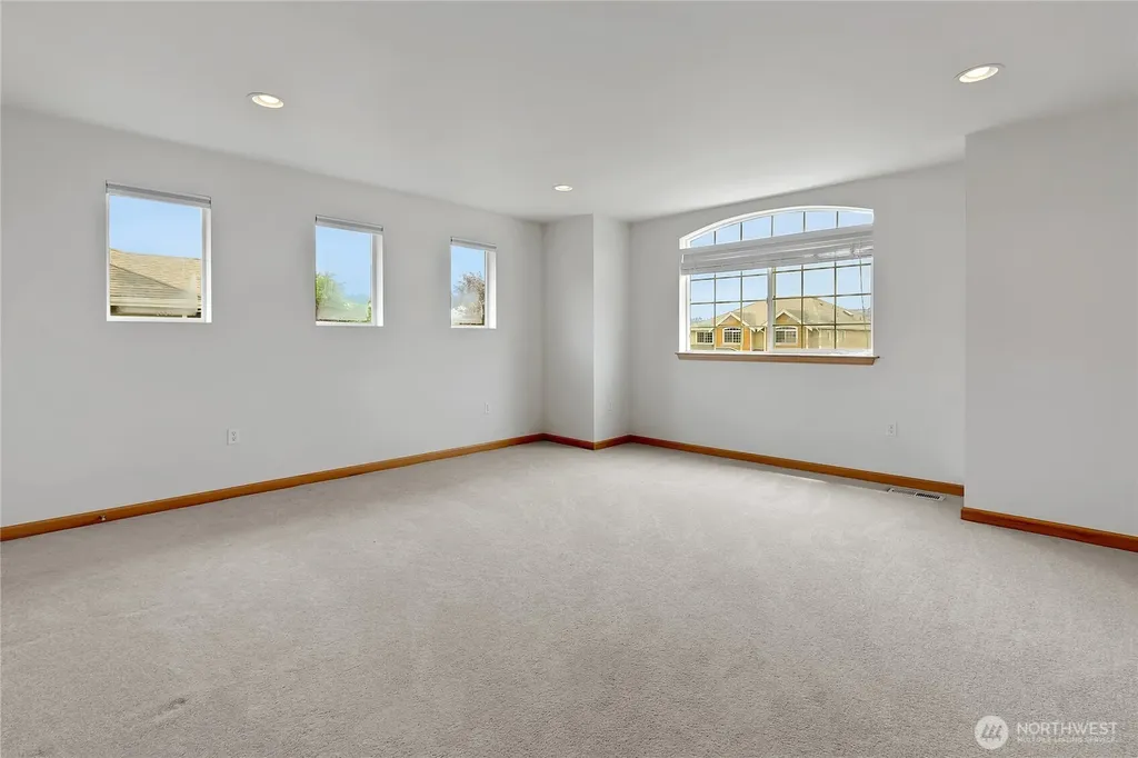 1522 Daffodil Avenue NE Orting WA 98360