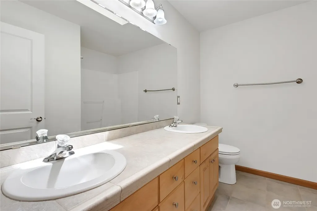 1522 Daffodil Avenue NE Orting WA 98360