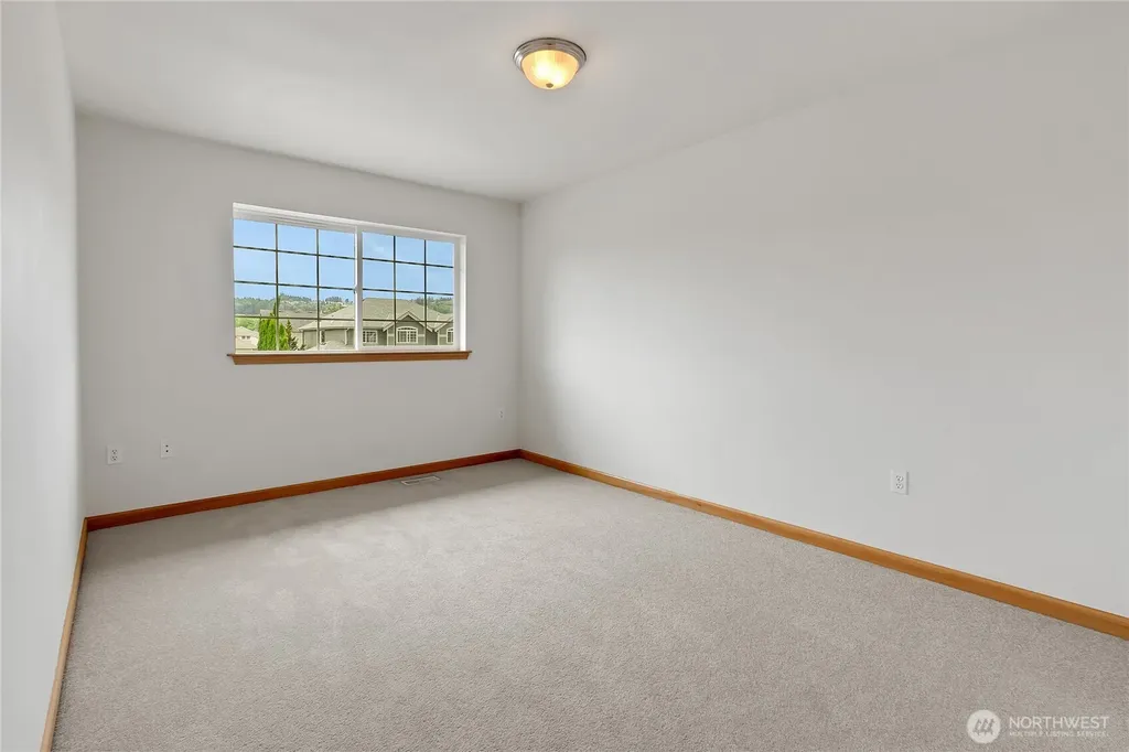 1522 Daffodil Avenue NE Orting WA 98360