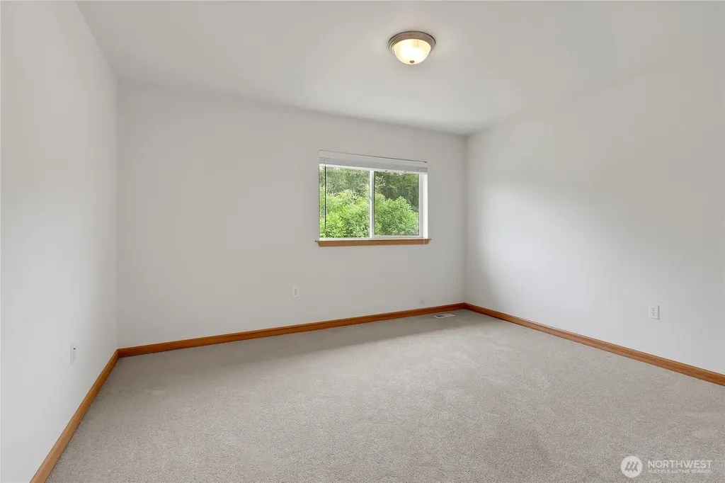 1522 Daffodil Avenue NE Orting WA 98360