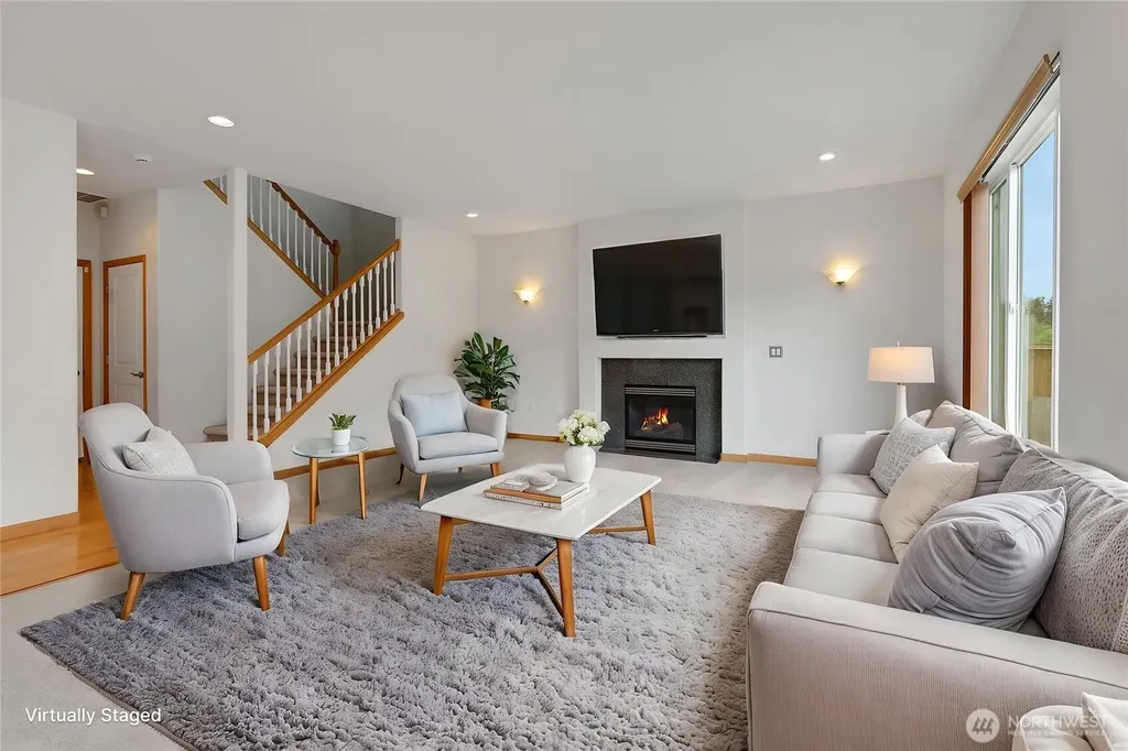 1522 Daffodil Avenue NE Orting WA 98360