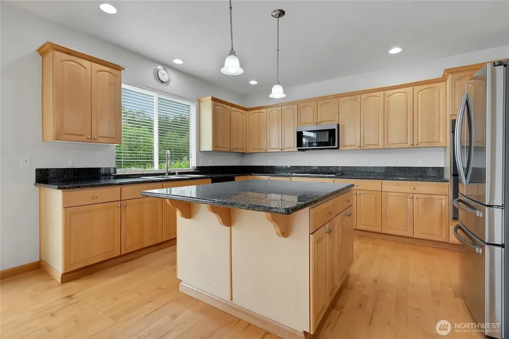 1522 Daffodil Avenue NE Orting WA 98360