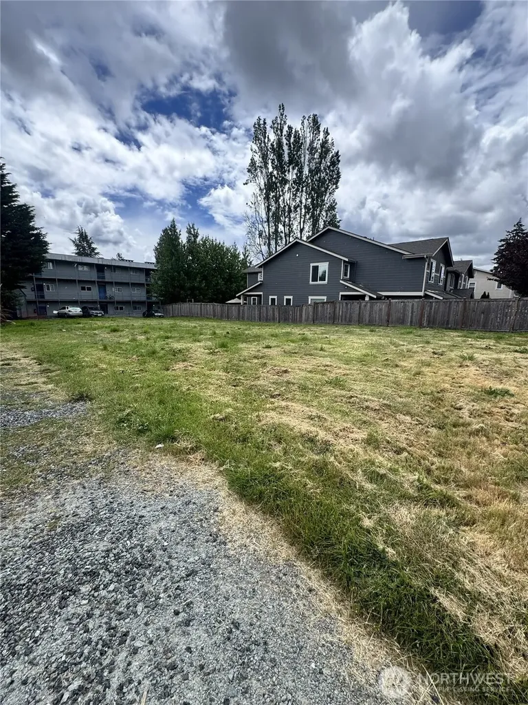 1039 SW 150th Street Burien WA 98166