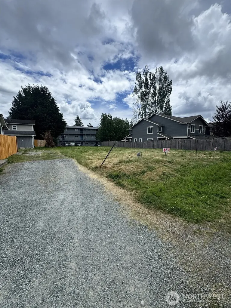 1039 SW 150th Street Burien WA 98166