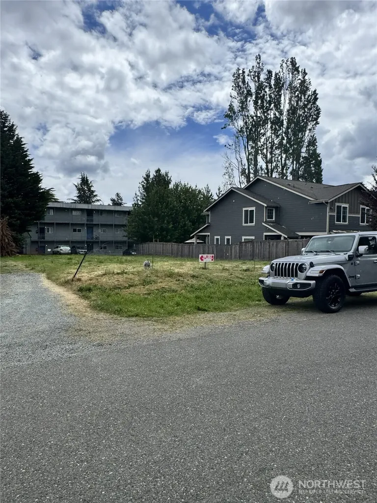 1039 SW 150th Street Burien WA 98166