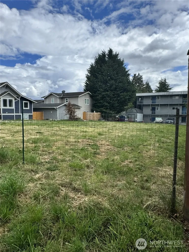 1039 SW 150th Street Burien WA 98166