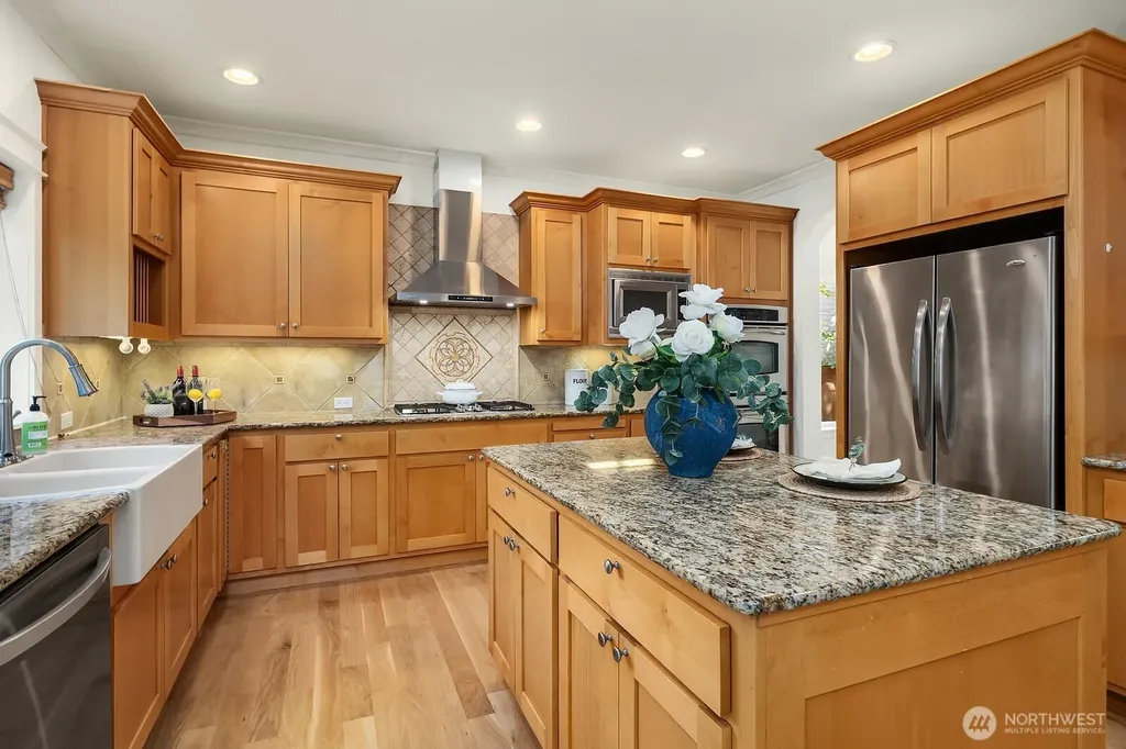 16137 Northup Way Bellevue WA 98008
