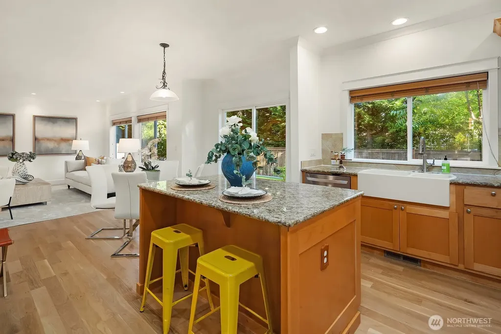 16137 Northup Way Bellevue WA 98008