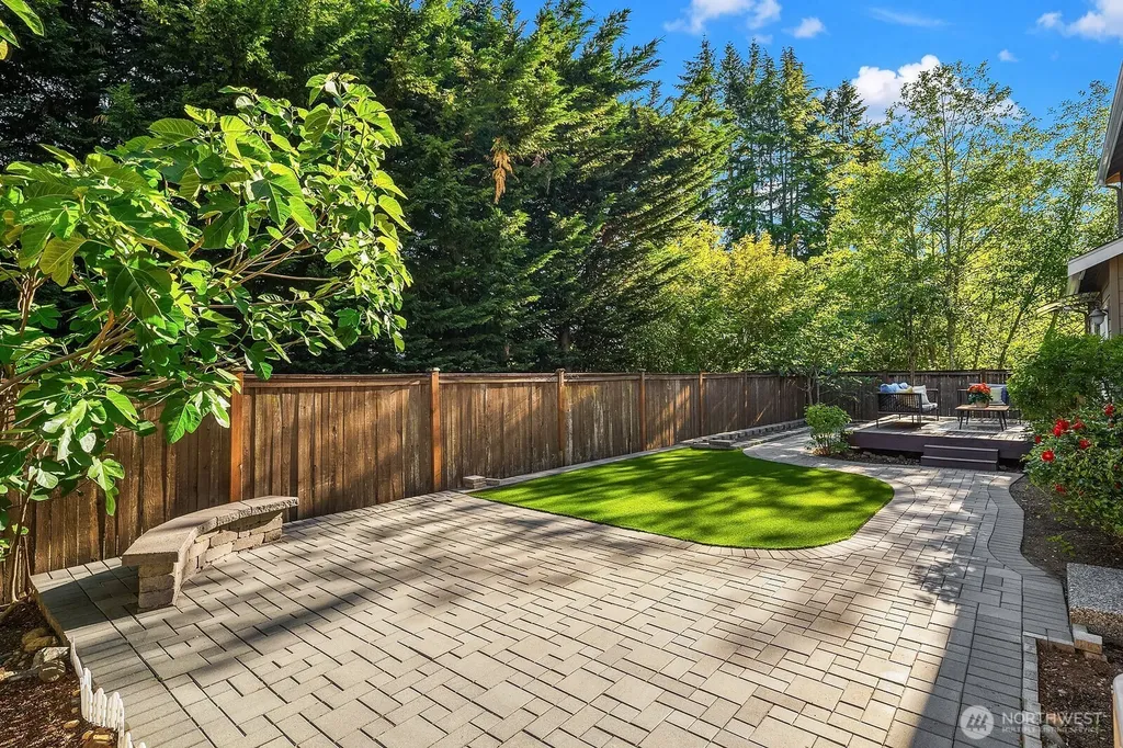 16137 Northup Way Bellevue WA 98008