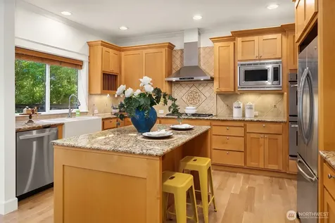 16137 Northup Way Bellevue WA 98008
