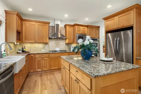 16137 Northup Way Bellevue WA 98008