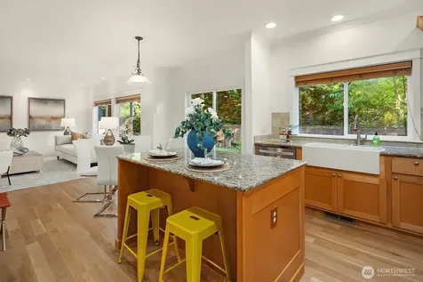 16137 Northup Way Bellevue WA 98008