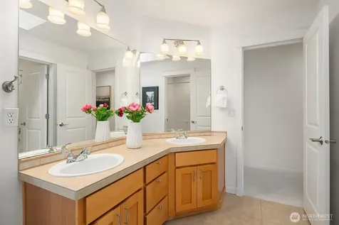 16137 Northup Way Bellevue WA 98008