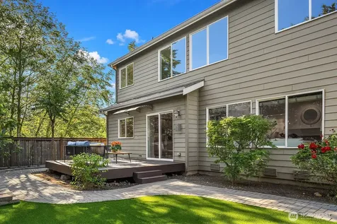 16137 Northup Way Bellevue WA 98008