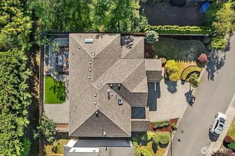16137 Northup Way Bellevue WA 98008