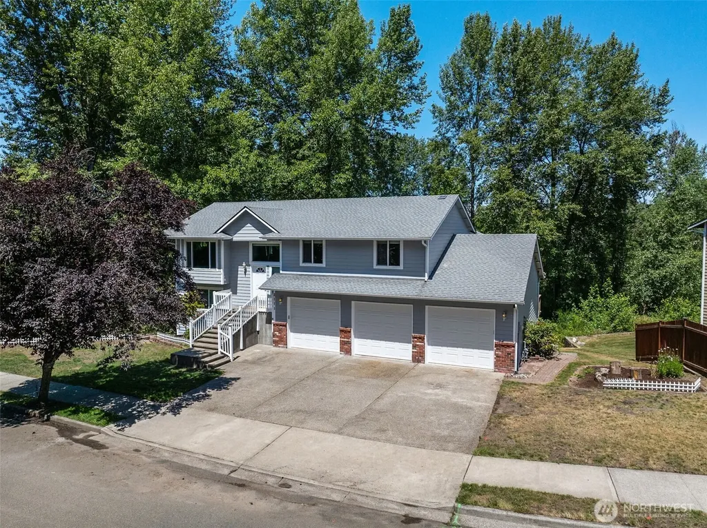 2111 22nd Ave SE Puyallup WA 98372