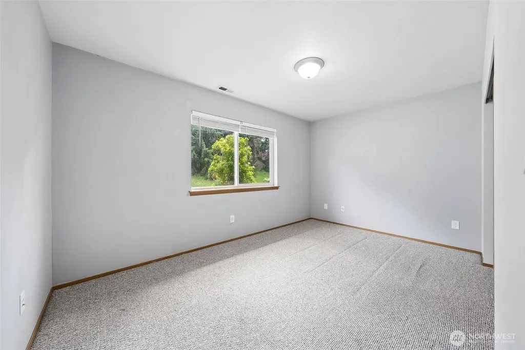 2111 22nd Ave SE Puyallup WA 98372