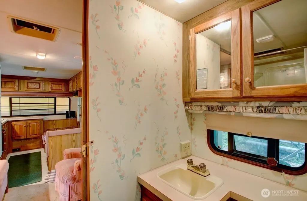 123 Jasper Trail Deming WA 98244