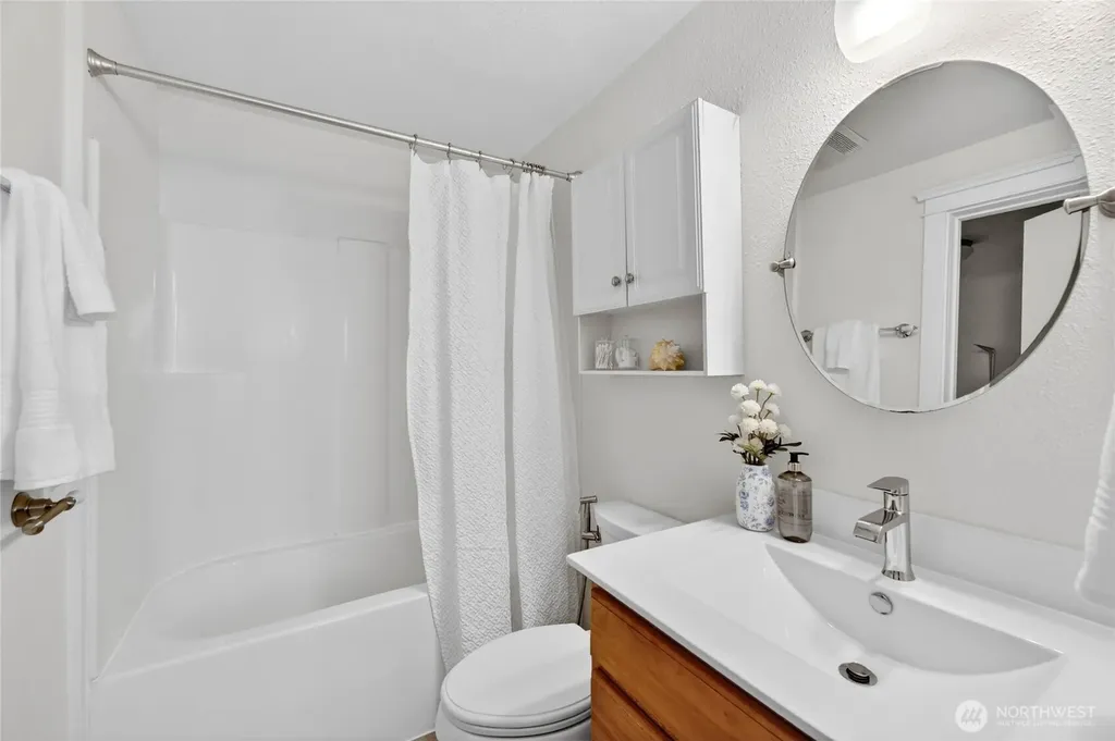 3039 61st Avenue SW Seattle WA 98116