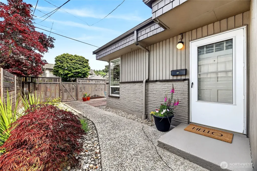 3039 61st Avenue SW Seattle WA 98116