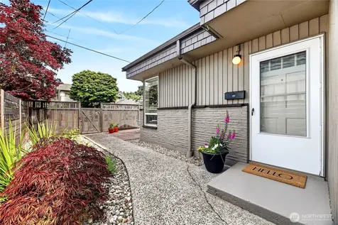 3039 61st Avenue SW Seattle WA 98116
