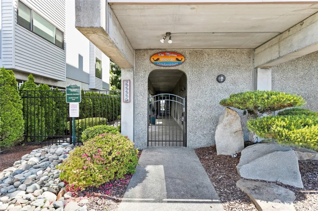 22222 Dock Avenue S Des Moines WA 98198
