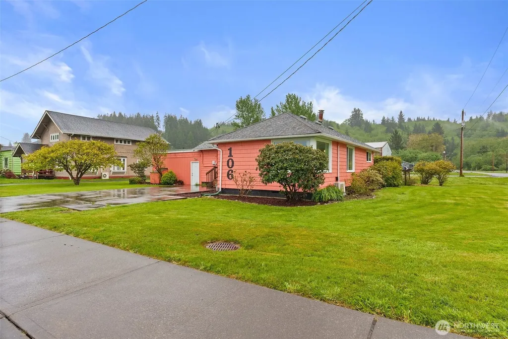 106 First Street E South Bend WA 98586