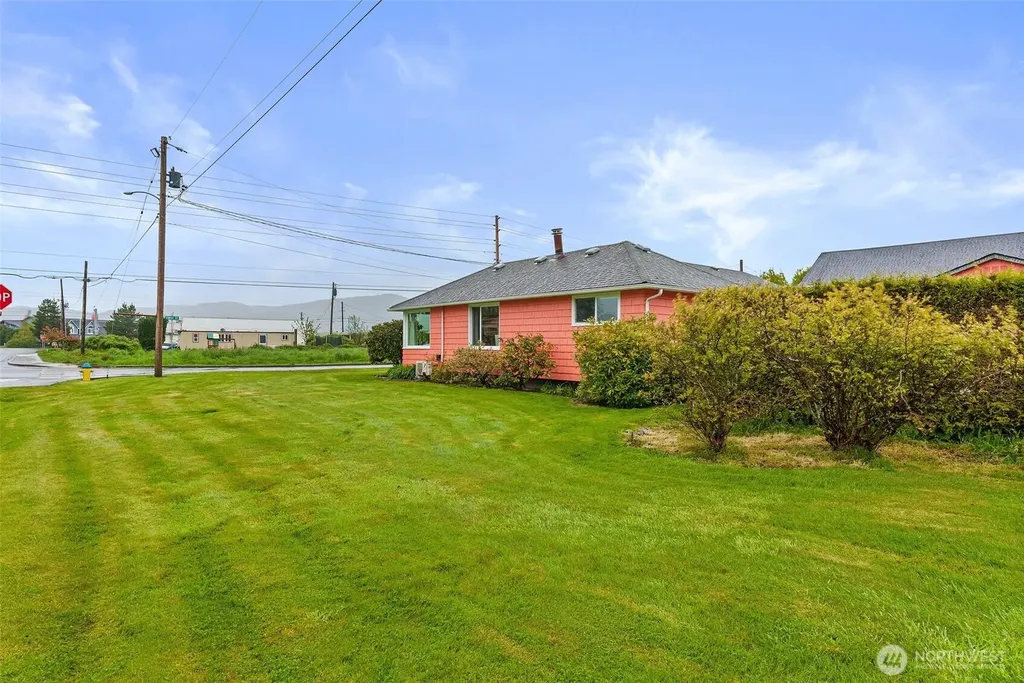 106 First Street E South Bend WA 98586
