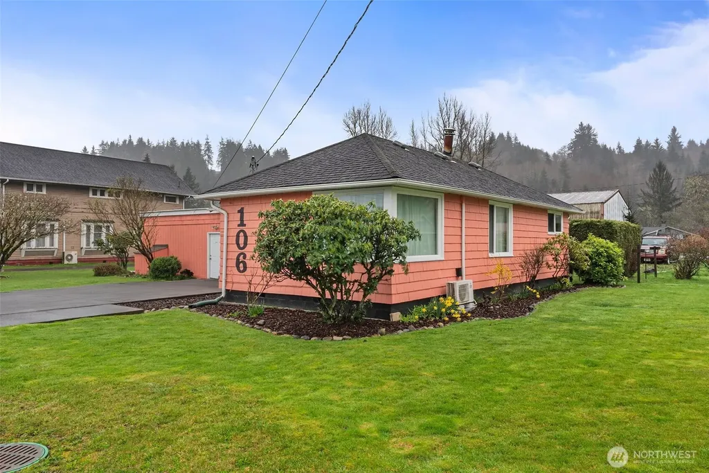 106 First Street E South Bend WA 98586