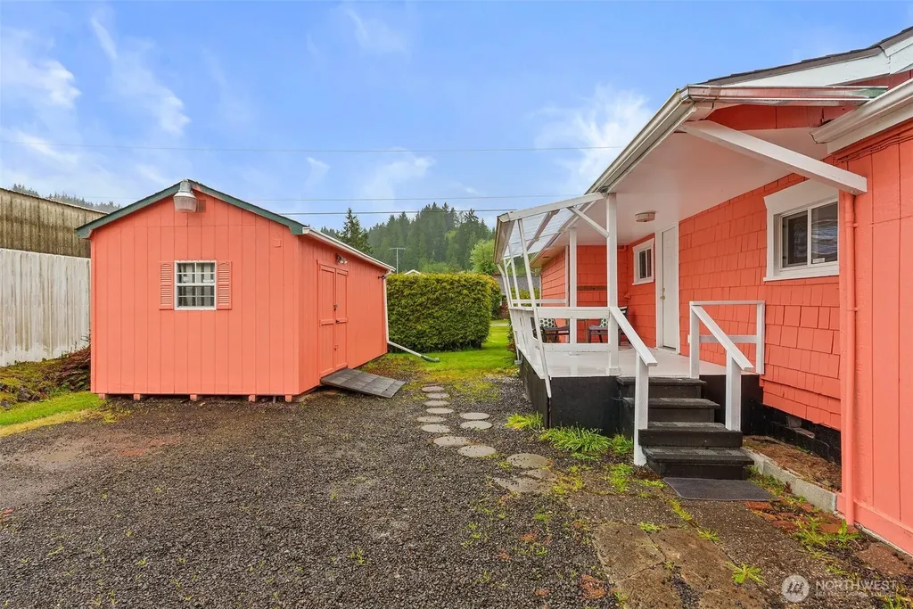 106 First Street E South Bend WA 98586