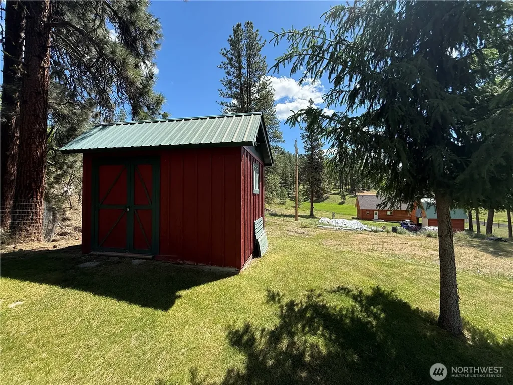 54 N Klondike Road Republic WA 99166