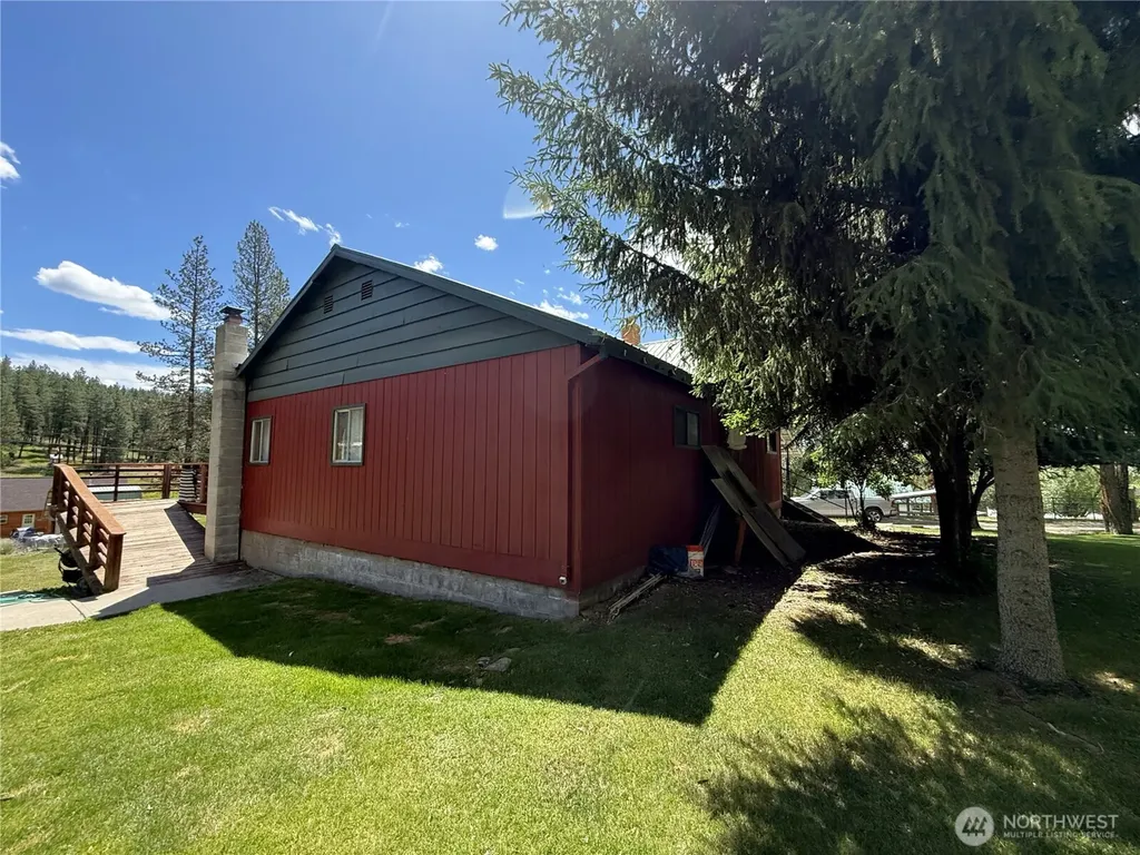 54 N Klondike Road Republic WA 99166