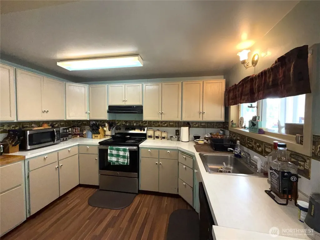 54 N Klondike Road Republic WA 99166