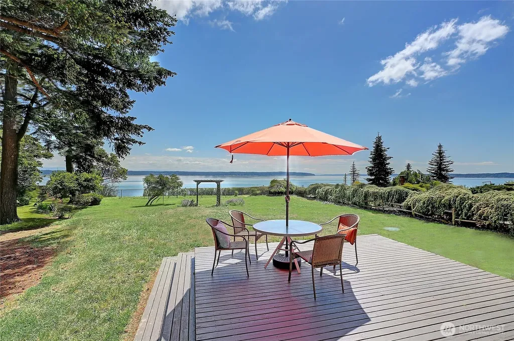 562 Moe Road Camano Island WA 98282