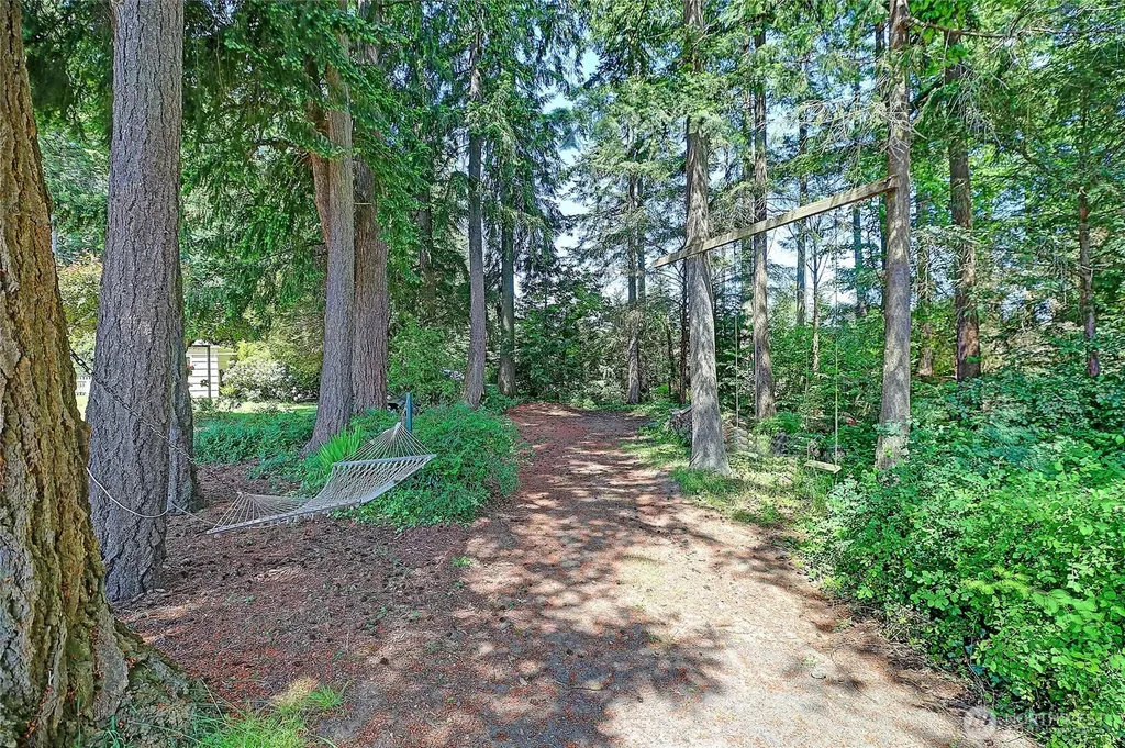 562 Moe Road Camano Island WA 98282
