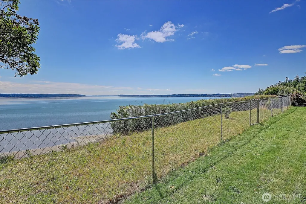 562 Moe Road Camano Island WA 98282