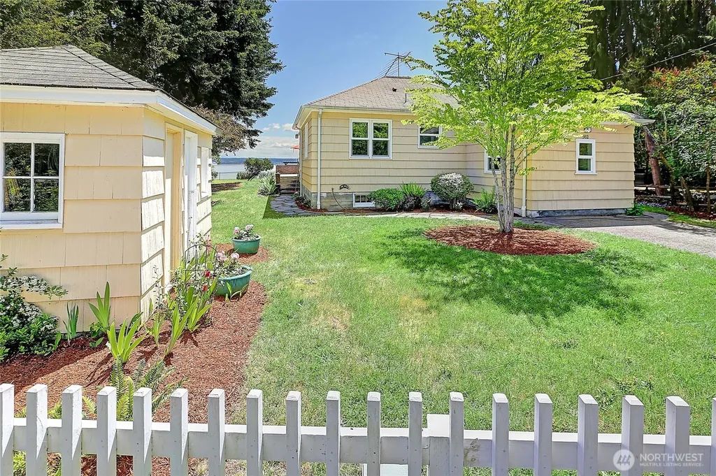 562 Moe Road Camano Island WA 98282