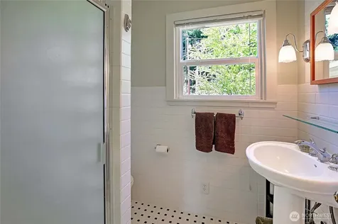 562 Moe Road Camano Island WA 98282