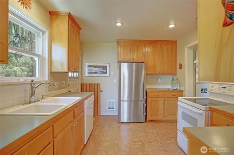 562 Moe Road Camano Island WA 98282