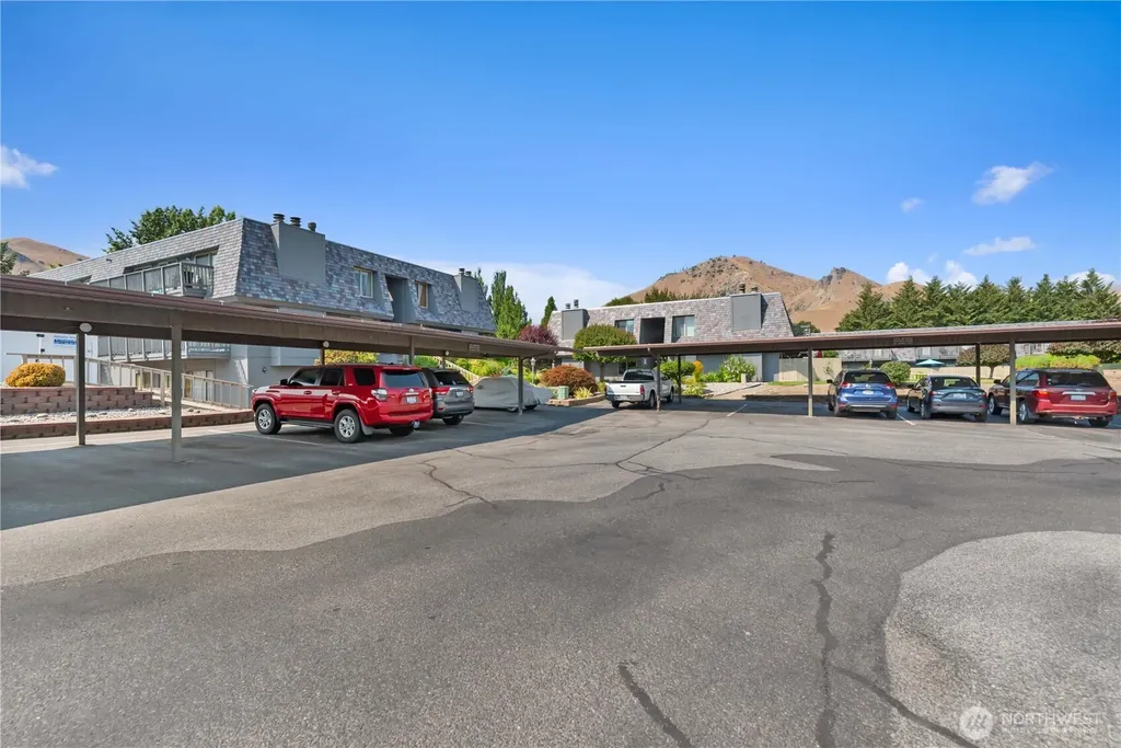 1535 Castlerock Avenue Wenatchee WA 98801