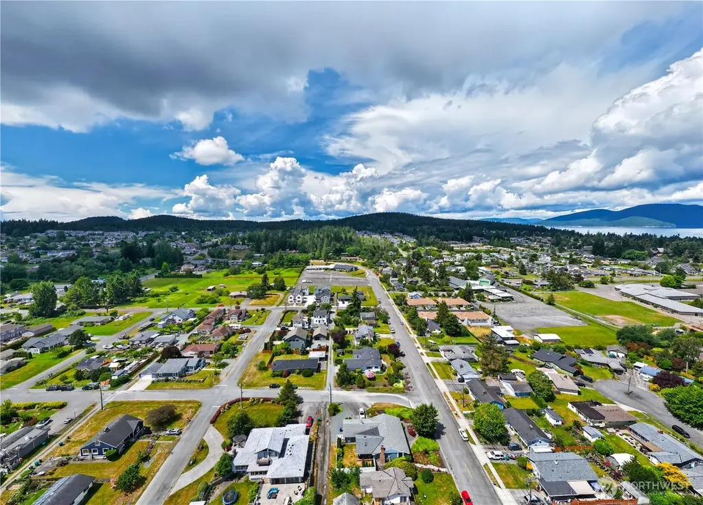 1203 30th Street Anacortes WA 98221
