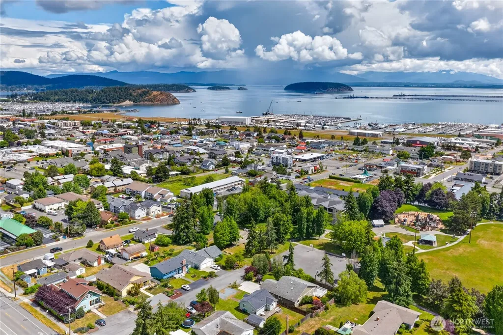 1203 30th Street Anacortes WA 98221