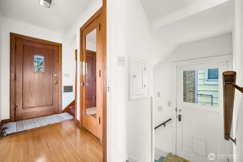 8248 16th Avenue NE Seattle WA 98115