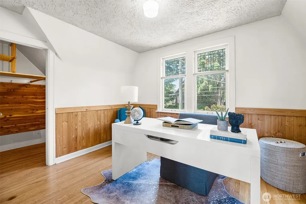 8248 16th Avenue NE Seattle WA 98115